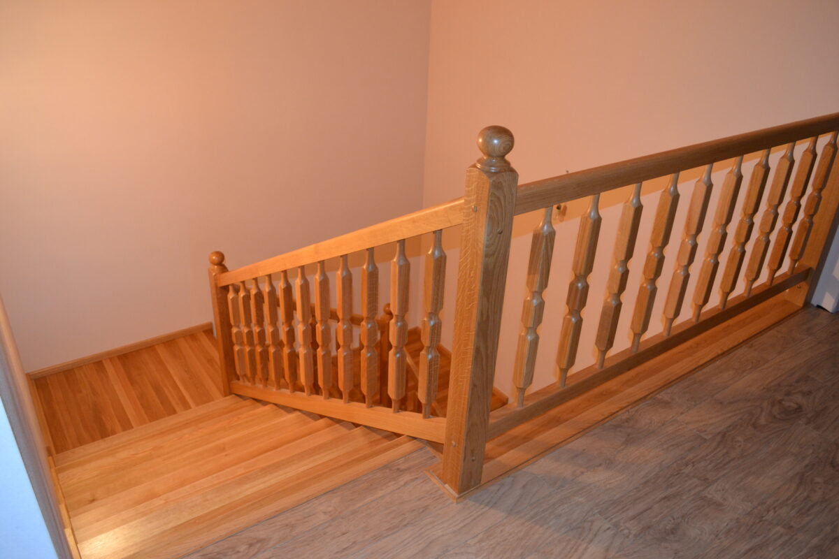 schody so sústružením zábradlím, schody na mieru